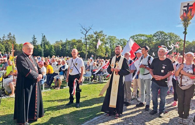 Pokłonili się Królowej