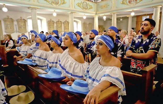 Zespół z Kolumbii w kościele Najświętszego Zbawiciela