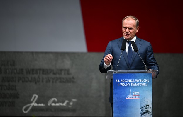 Premier Donald Tusk przemawia na Westerplatte