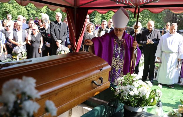 Obrzędom ostatniego pożegnania przewodniczył bp Andrzej Siemieniewski