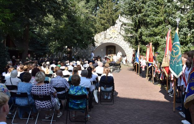 Msza święta przy Golgocie Wschodu we Wrocławiu