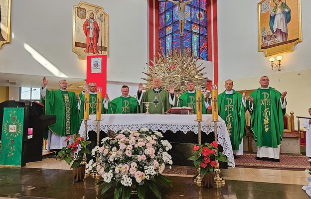 Eucharystii przewodniczył bp Artur Ważny