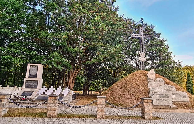 Pomnik i cmentarz żołnierzy Korpusu Ochrony Pogranicza w Wytycznie