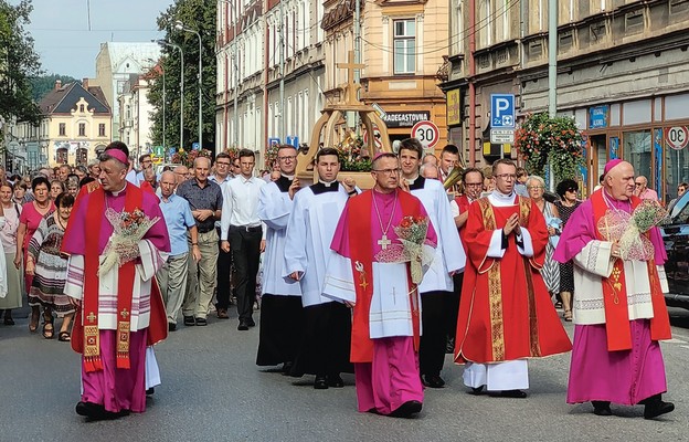 Procesja z relikwiami wiodła ulicami Czeskiego Cieszyna