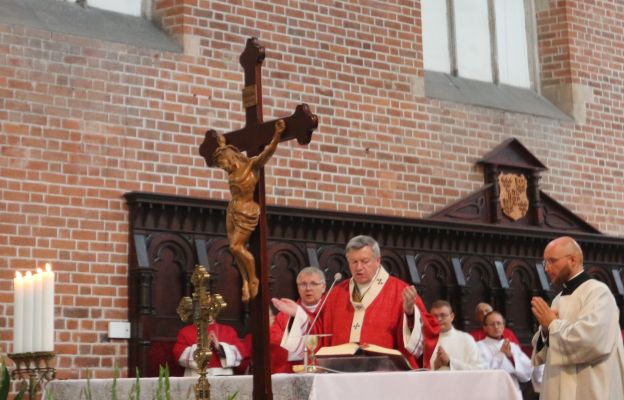 Eucharystia w Kolegiacie Świętego Krzyża