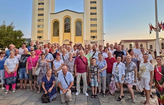 Wierni chętnie uczestniczą w organizowanych przez parafię krajowych i zagranicznych pielgrzymkach