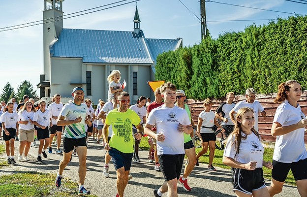 Uczestnicy pokonali trasę o symbolicznej długości 1944 m