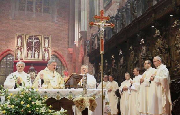 Eucharystia pod przewodnictwem abp. Józefa Kupnego w intencji poszkodowanych w czasie powodzi i zmagających się z żywiołem