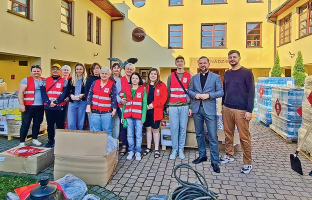 W organizację pomocy powodzianom zaangażowani są pracownicy i wolontariusze Caritas