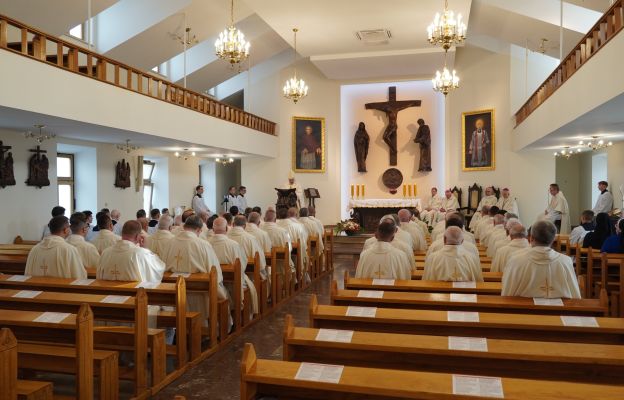 Inaugurację rozpoczęła uroczysta Eucharystia