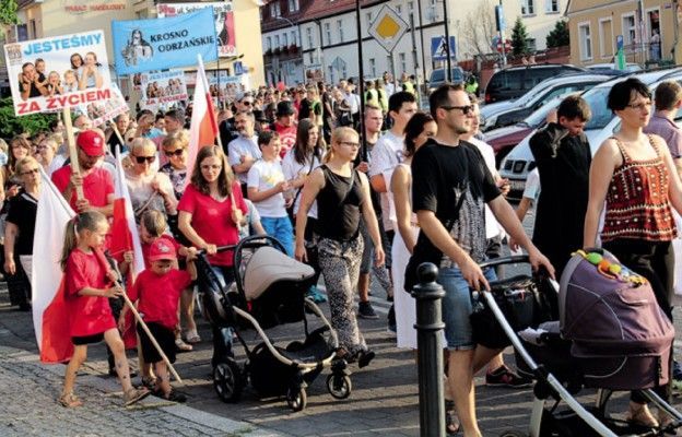 Do wzięcia udziału w marszu zaproszone są osoby samotne i całe rodziny