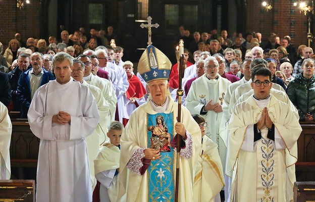 Po Mszy świętej odśpiewano hymn Boże coś Polskę. W tym roku nie było tradycyjnej procesji z figurą Matki Bożej Bolesnej