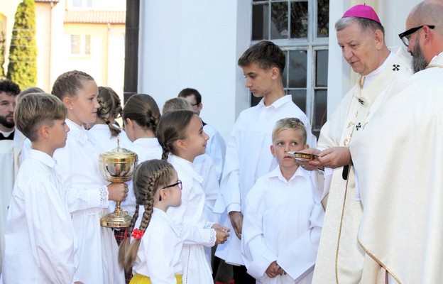 Czas podziękowania od młodej wspólnoty parafialnej