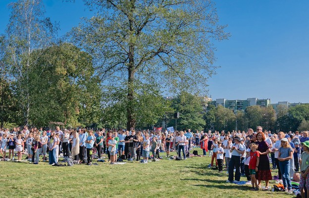 Ponad tysiąc młodych osób wzięło udział w zlocie  Liturgicznej Służby Ołtarza, który odbył się na terenie praskiego seminarium