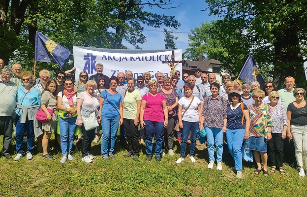 Członkowie Akcji Katolickiej w Strachocinie w sanktuarium św. Andrzeja Boboli