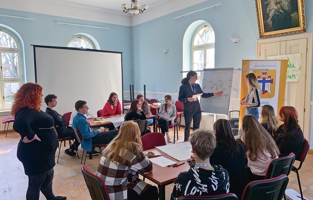 Młodzi sami przygotowują konferencje