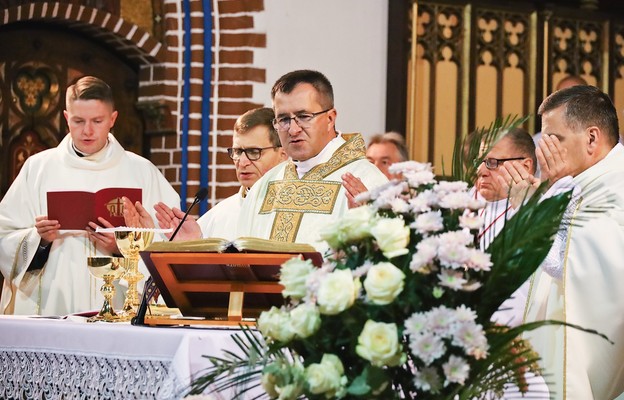 Ks. Piotr Ochoński – główny celebrans uroczystości odpustowych