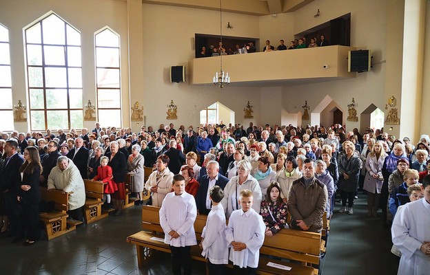 W uroczystościach uczestniczyła liczna grupa parafian oraz gości