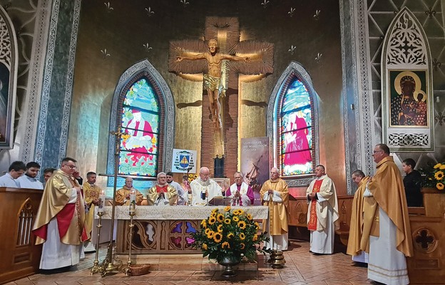 Jubileuszowa Msza św. pod przewodnictwem abp. Stanisława Budzika