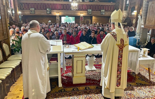 Wierni licznie przybyli na Eucharystię