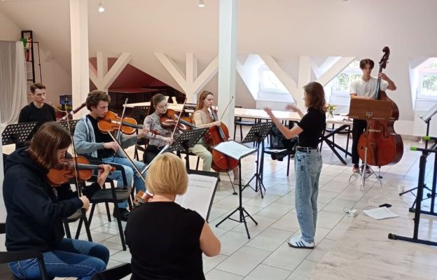 Niedziela, tygodnik katolicki, Moje Pismo Tęcza, kościół katolicki, dokumenty papieskie, encykliki, poczet papieży, Jan Paweł II Pieśń nad pieśniami. Oratorium Strachocińskie zaproszenie