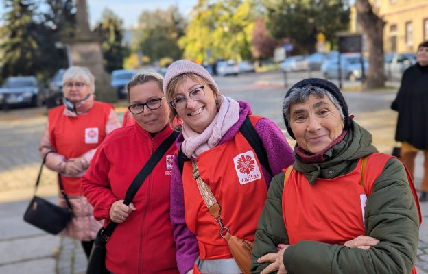 Niedziela, tygodnik katolicki, Moje Pismo Tęcza, kościół katolicki, dokumenty papieskie, encykliki, poczet papieży, Jan Paweł II Głoszą Ewangelię Miłosierdzia jak św. Jadwiga 