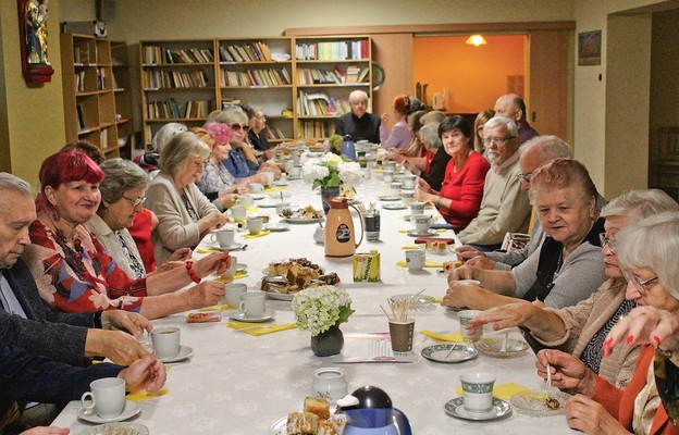 Jubileusze wspólnot i grup sprzyjają integracji parafian