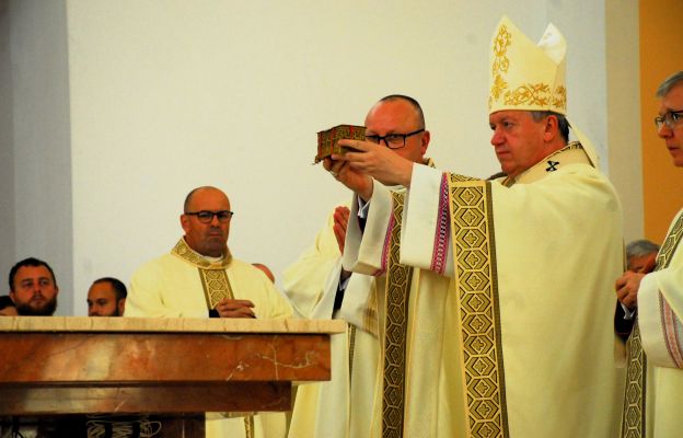 Niedziela, tygodnik katolicki, Moje Pismo Tęcza, kościół katolicki, dokumenty papieskie, encykliki, poczet papieży, Jan Paweł II Musimy być blisko Jezusa Eucharystycznego