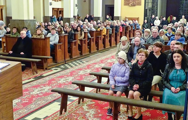 Wierni prostyńskiej parafii