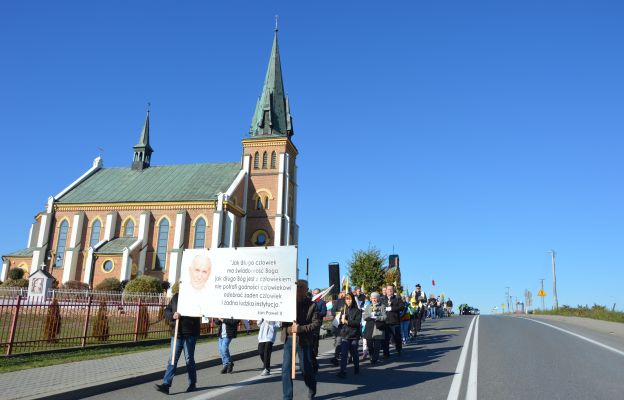 Niedziela, tygodnik katolicki, Moje Pismo Tęcza, kościół katolicki, dokumenty papieskie, encykliki, poczet papieży, Jan Paweł II Marsz Papieski w Nienadówce