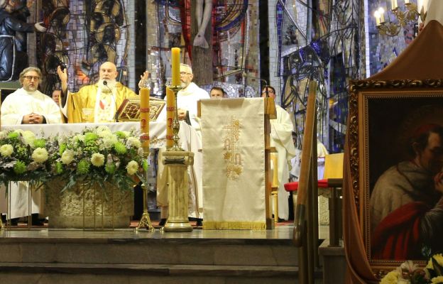 Niedziela, tygodnik katolicki, Moje Pismo Tęcza, kościół katolicki, dokumenty papieskie, encykliki, poczet papieży, Jan Paweł II Patronalne święto parafii św. Karola Boromeusza