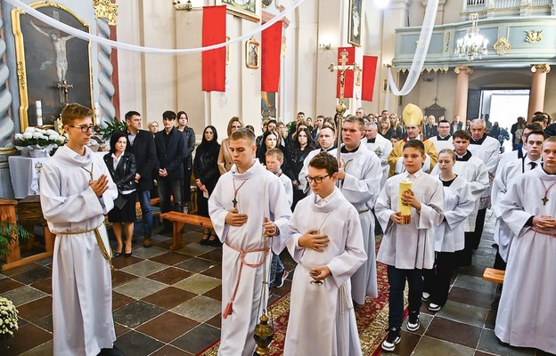 Biskup celebrował Eucharystię w kościele parafialnym