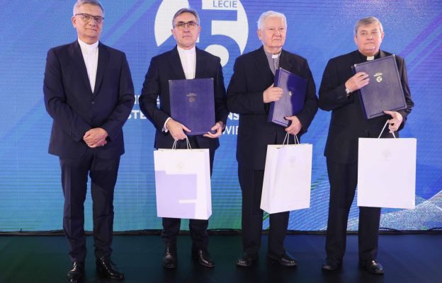 Na zdjęciu od lewej ks. prof. Ryszard Czekalski, ks. prof. Stanisław Dziekoński, ks. prof. Roman Bartnicki, ks. prof. Henryk Skorowski