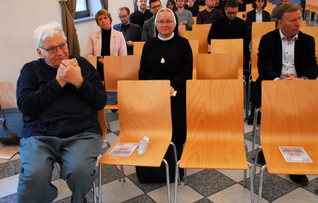 Uczestnicy Sympozjum spotkali się w auli Papieskiego Wydziału Teologicznego.