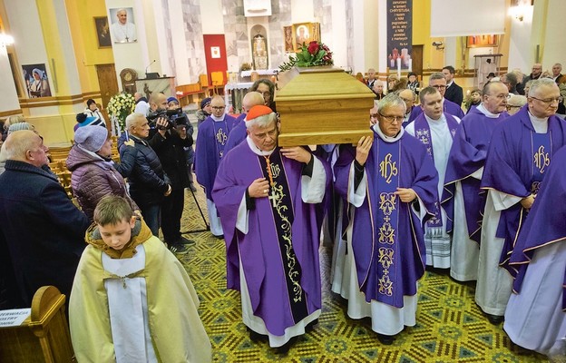 Kapłani pożegnali księdza „Dziadka”