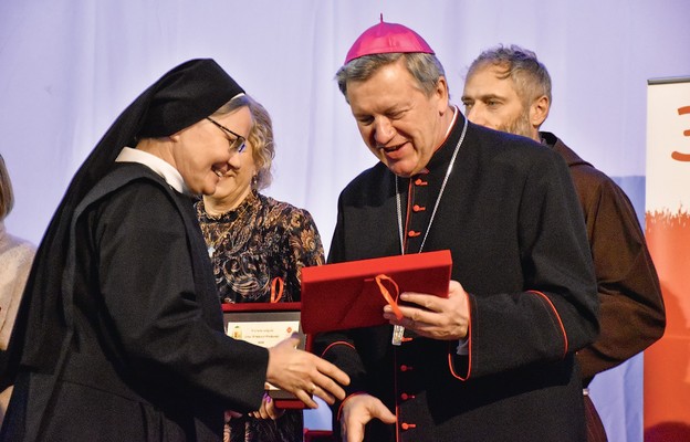 35 lat w służbie potrzebującym