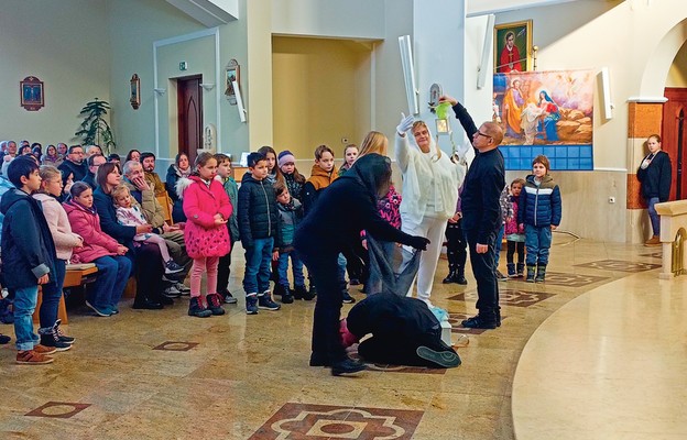 Zespół teatralny „Edmundi” w akcji