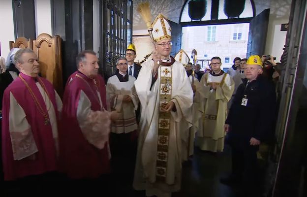 Abp Adrian Galbas podczas ingresu