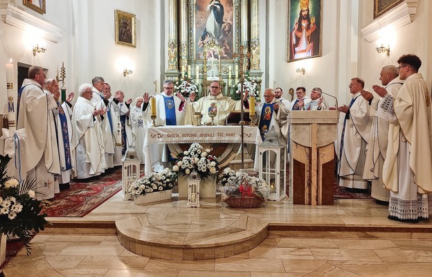 Bp Przybylski wezwał parafian, aby dzielili się swoją wiarą z innymi