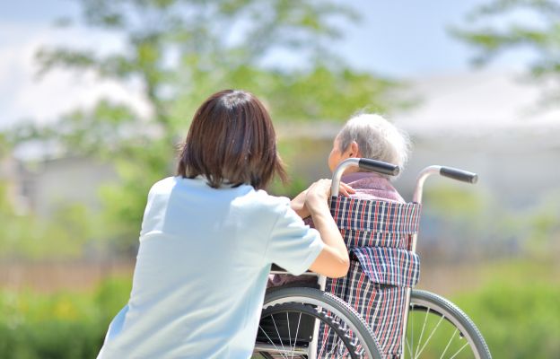 Aż 88 proc. liczących co najmniej 100 lat seniorów w Japonii to kobiety