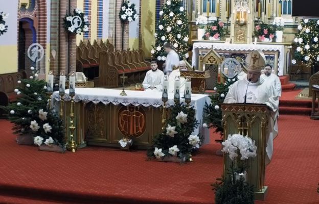 Msza święta z udziałem bp Marka Mendyka w kościele Wniebowzięcia NMP w Bielawie