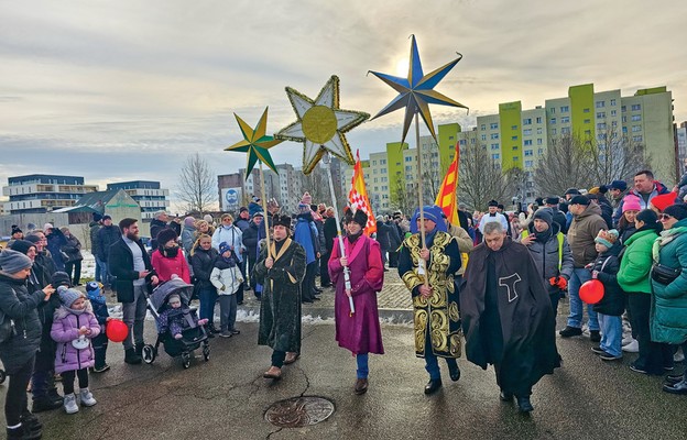 Wejście Orszaku Trzech Króli na plac Papieski