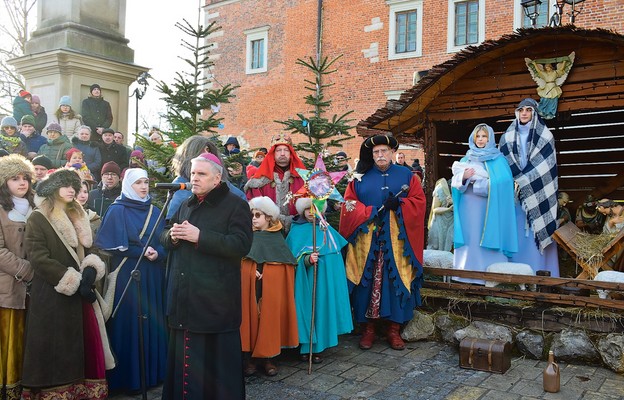 Kłaniajcie się królowie!