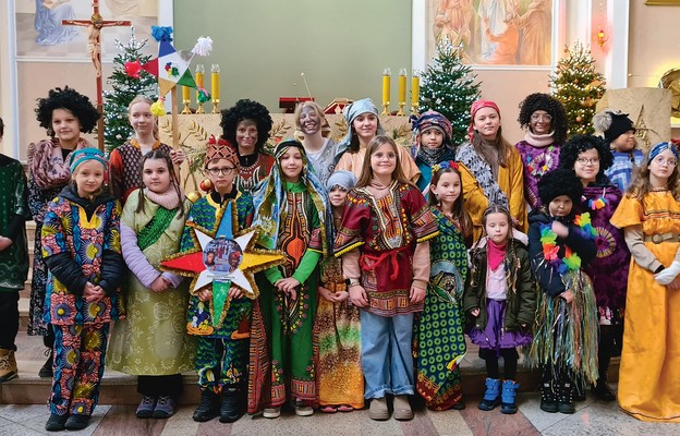 Uczestnicy spotkania zadbali o misyjne stroje