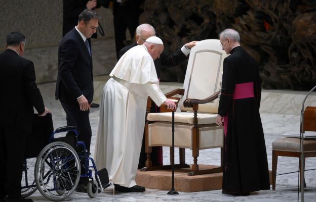 Papież Franciszek ma silne przeziębienie