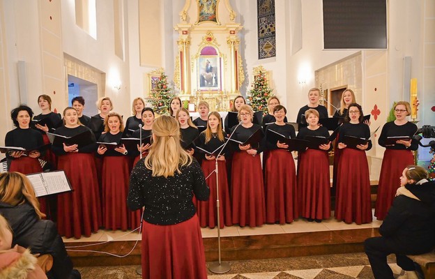 Świątynia w Wysokiej Głogowskiej wypełniła się śpiewem i modlitwą