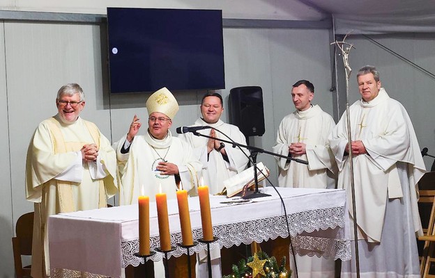 Msza święta pod przewodnictwem bp. Rudolfa Pierskały