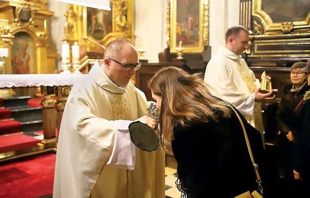 Po Mszy św. można było uczcić relikwie św. Walentego i św. Jana Pawła Wielkiego