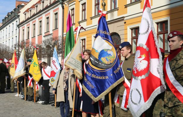 Uczestnicy uroczystości związanych z 87. rocznicą Pierwszego Kongresu Polaków w Niemczech