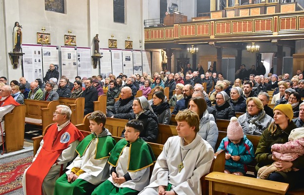 W uroczystej Eucharystii licznie uczestniczyli wierni